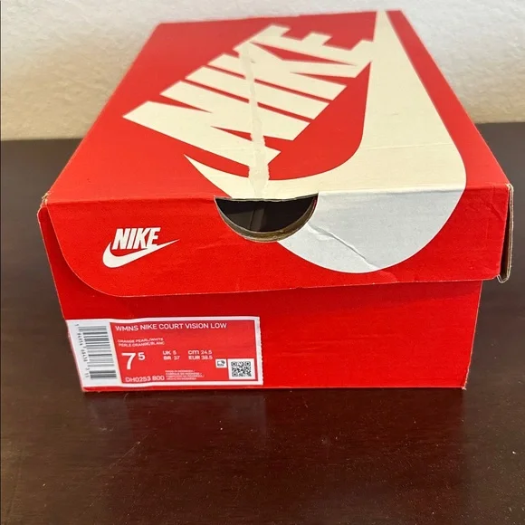 Nike women's court vision low 
blush pink- never worn - Picture 3 of 3